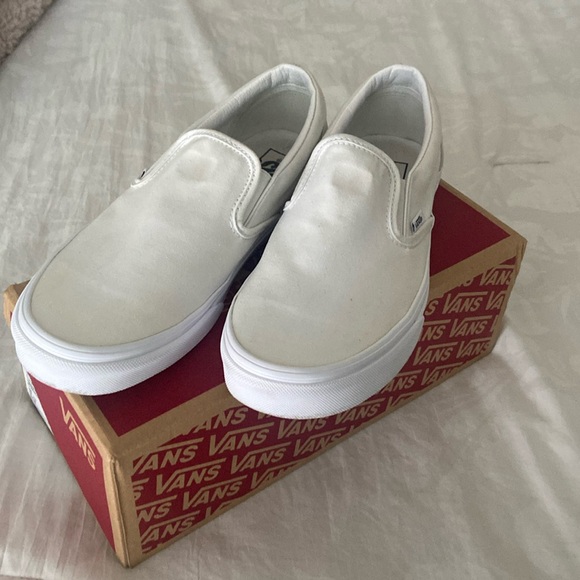 VANS - Picture 2 of 5